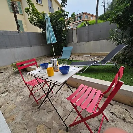 Jardin Lympia : Studio-jardin Port De Centre